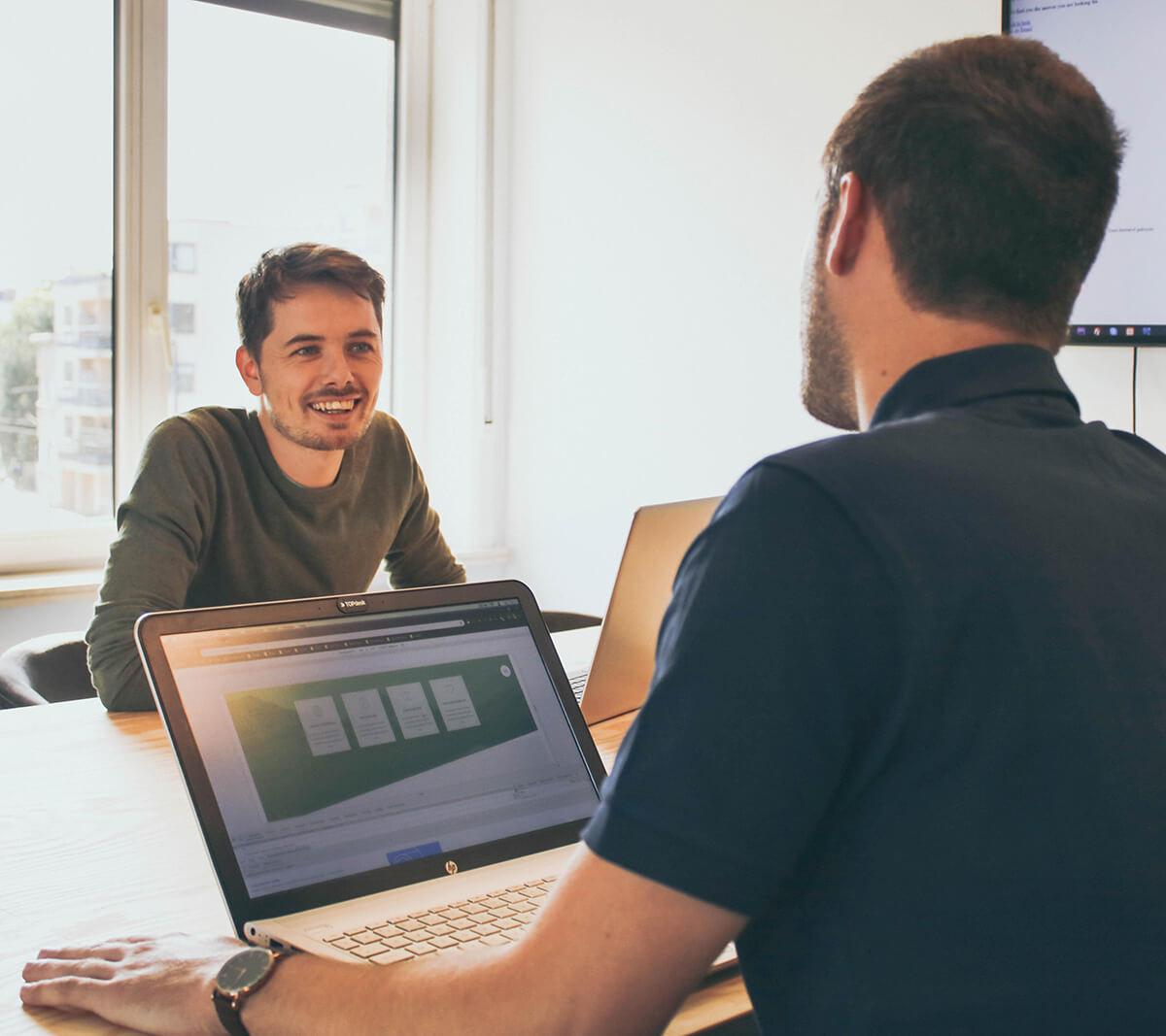 SiteManager werknemers bespreken connect mogelijkheden